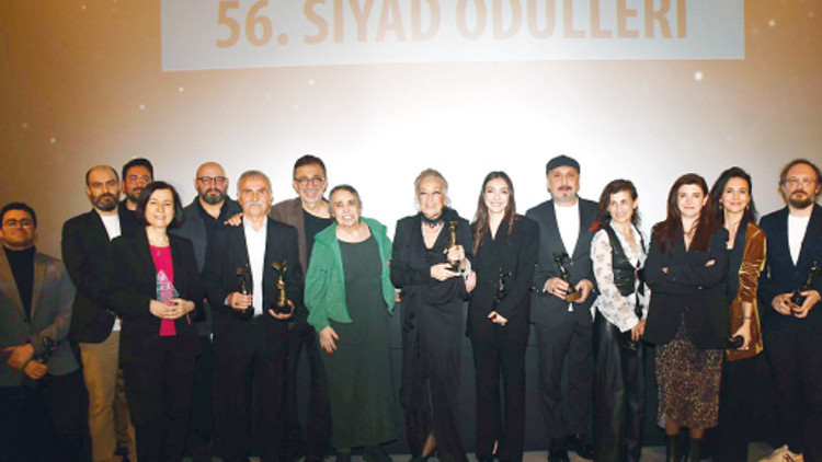 Kuru Otlar Üstüneye SİYADdan 9 ödül