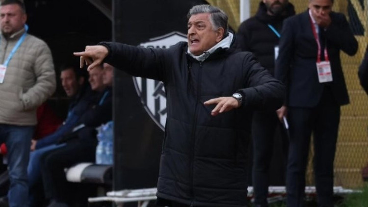 Yılmaz Vuraldan rehavet uyarısı Menemen FK, play-off hattında...
