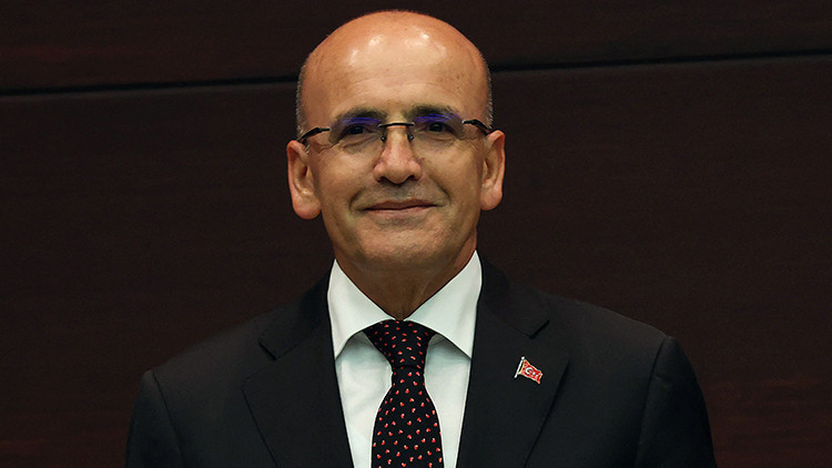 Fitch Türkiyenin kredi notunu yükseltti... Bakan Şimşek: Olumlu gelişmeler artarak devam edecek Fitch Türkiyenin kredi notunu yükseltti... Bakan Şimşek: Olumlu gelişmeler artarak devam edecek