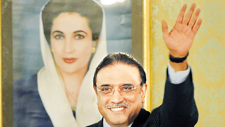 Butto’nun eşi ikinci kez Cumhurbaşkanı