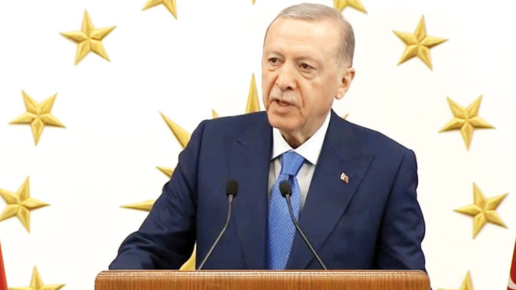 İlk iftar şehit aileleriyle İlk iftar şehit aileleriyle