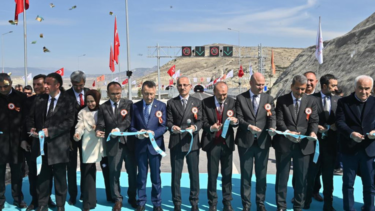 Kuş Cenneti tüneli açıldı