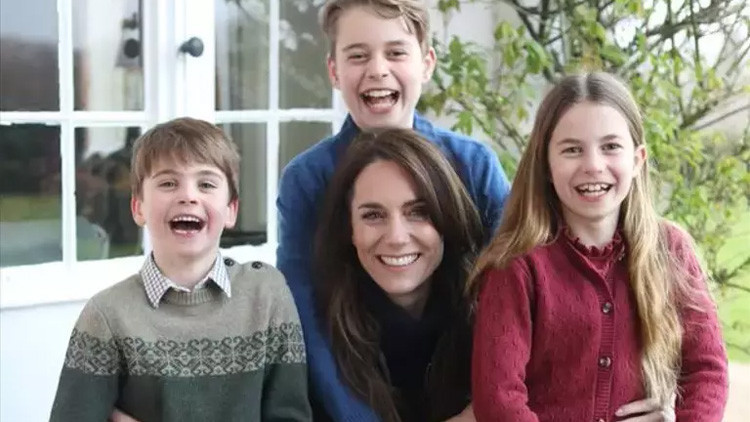 Kate Middletonın dedikoduları susturma hamlesi geri tepti CNNden tokat gibi karar... Manipülasyonlu fotoğrafları hangi detaylar ele veriyor Teker teker açıkladılar