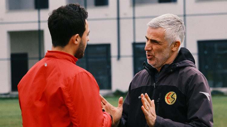 Önder Karaveli, Eskişehirsporda ilk antrenmanına çıktı