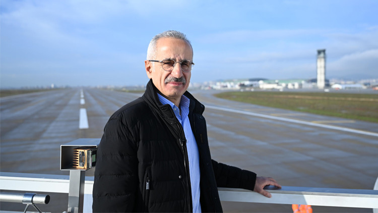 Bakan Uraloğlu açıkladı: Yolcu trafiğinde rekor kırıldı Bakan Uraloğlu açıkladı: Yolcu trafiğinde rekor kırıldı