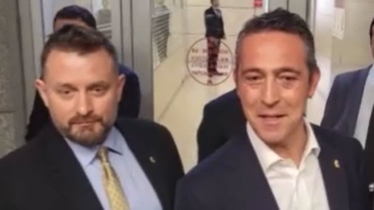 Fenerbahçe Başkanı Ali Koç, Selahattin Bakiye destek amacıyla adliyeye geldi