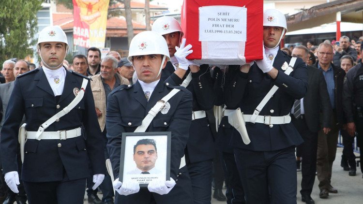 Doğum gününde kazada şehit olmuştu... Polis memuru son yolculuğuna uğurlandı