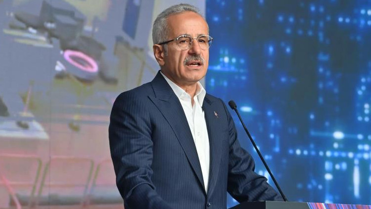 Bakan Uraloğlu müjdeyi verdi: İlk yerli ve milli haberleşme uydusu yakında uzayda