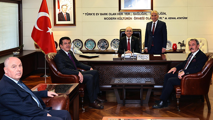 Bakan Şimşekten Denizliye ziyaret Vali Coşkun ve Başkan Zolan’la bir araya geldi Bakan Şimşekten Denizliye ziyaret Vali Coşkun ve Başkan Zolan’la bir araya geldi