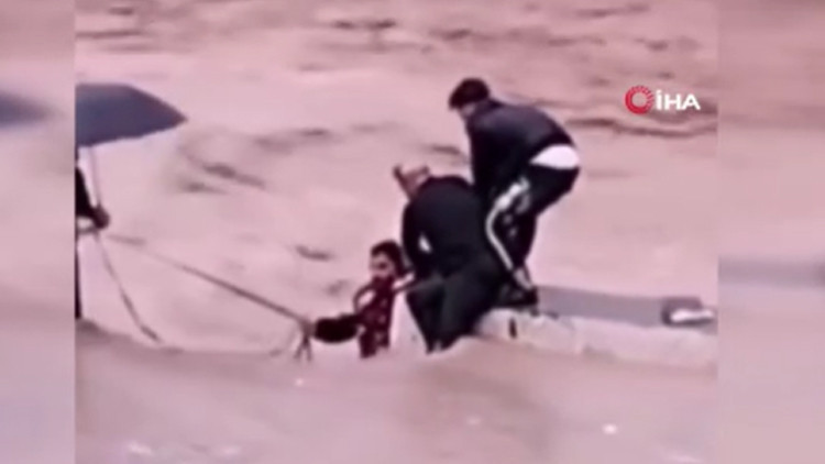 Irakta can kaybı arıyor 8 kentte tatil ilan edildi