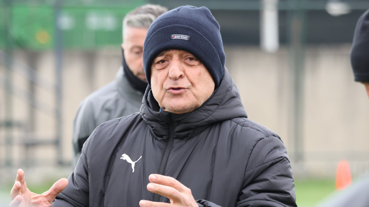 Yılmaz Vural yönetimindeki Menemen FK’dan 3 maçlık galibiyet serisi Yılmaz Vural yönetimindeki Menemen FK’dan 3 maçlık galibiyet serisi
