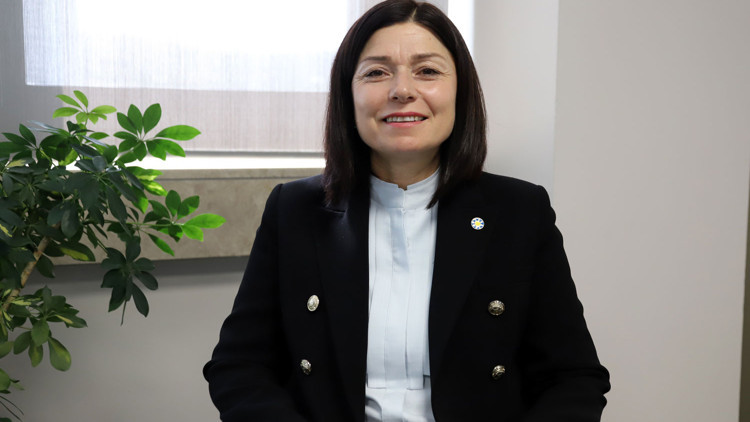 Ofluoğlu: Kadınlardan büyük destek bekliyorum Ofluoğlu: Kadınlardan büyük destek bekliyorum