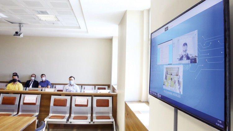 Mahkemeye gitmeden 1.7 milyon e-Duruşma