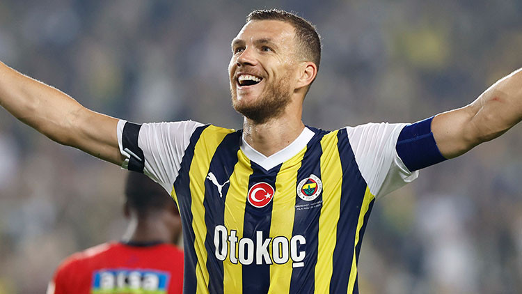 Fenerbahçe, 3 branşta şampiyonluğa oynuyor Bu alanda tek kulüp... Fenerbahçe, 3 branşta şampiyonluğa oynuyor Bu alanda tek kulüp...