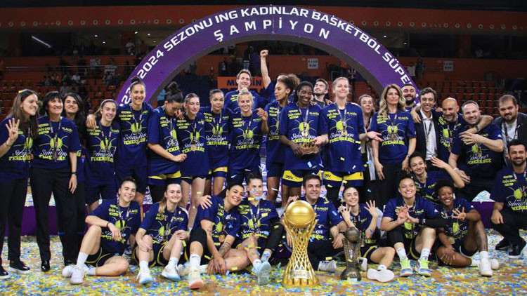 Kadınlar Basketbol Süper Liginde şampiyon Fenerbahçe Ligde namağlup, 4 kupalı şampiyon... Kadınlar Basketbol Süper Liginde şampiyon Fenerbahçe Ligde namağlup, 4 kupalı şampiyon...