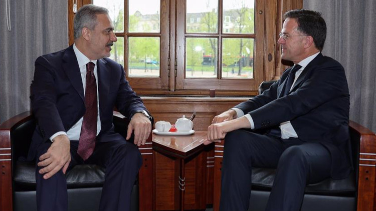 Dışişleri Bakanı Fidan, Hollanda Başbakanı Rutte ile görüştü