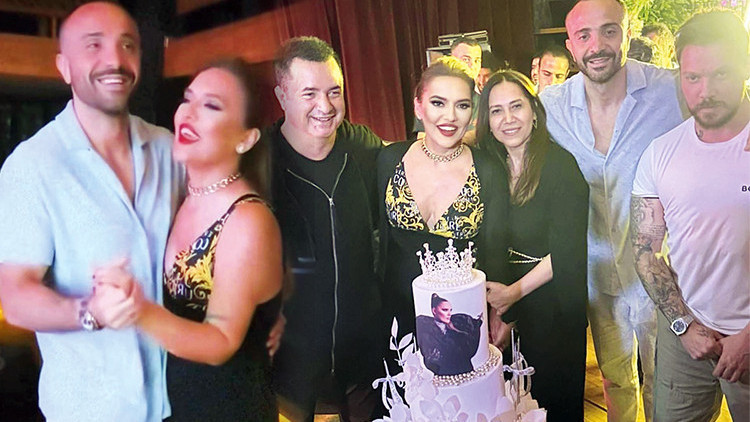 Demet Akalın 52. yaşını kutladı