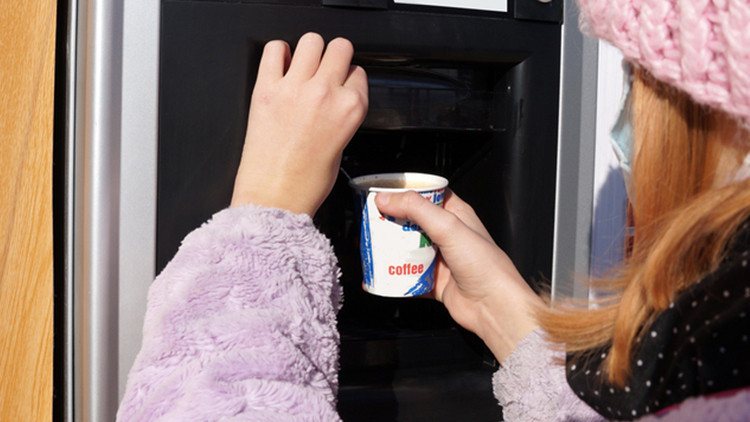 Otomattan aldığı kahve sonrası birden fenalaştı: Göremiyorum 36 saat yoğun bakımda yaşam savaşı verdi Otomattan aldığı kahve sonrası birden fenalaştı: Göremiyorum 36 saat yoğun bakımda yaşam savaşı verdi