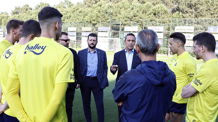 Ali Koçtan derbi öncesi takıma ziyaret