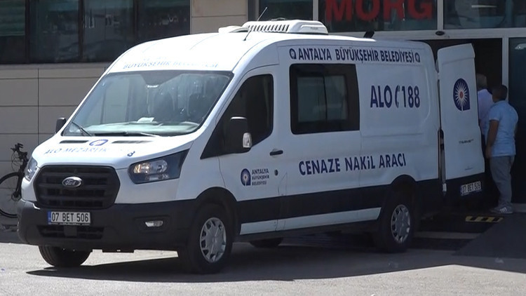 Kamyonete tutunan patenli gencin kahreden ölümü Kamyonete tutunan patenli gencin kahreden ölümü