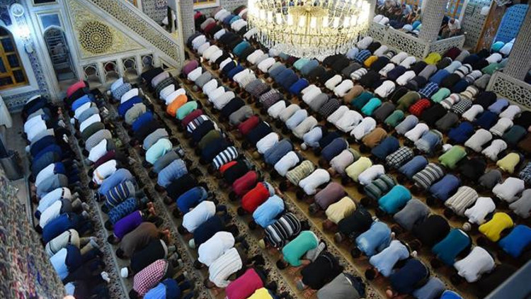 İtikaf nedir İtikafa girmek ne demek