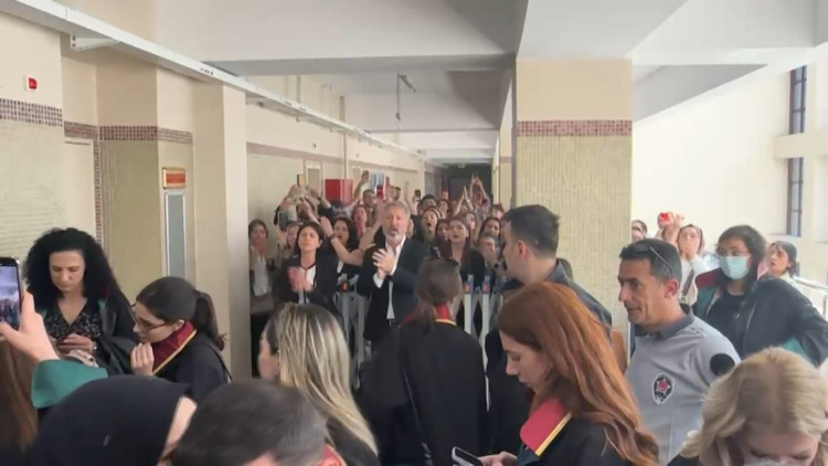 Sucu dükkanında özel odalı çocuk istismarı davasında ilk duruşma başladı Sucu dükkanında özel odalı çocuk istismarı davasında ilk duruşma başladı