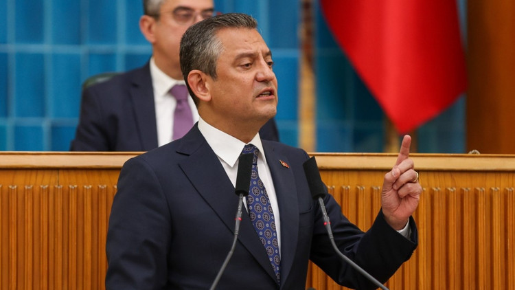 Özgür Özelden adaylık açıklaması: Kendi adaylığımı dayatmayacağım
