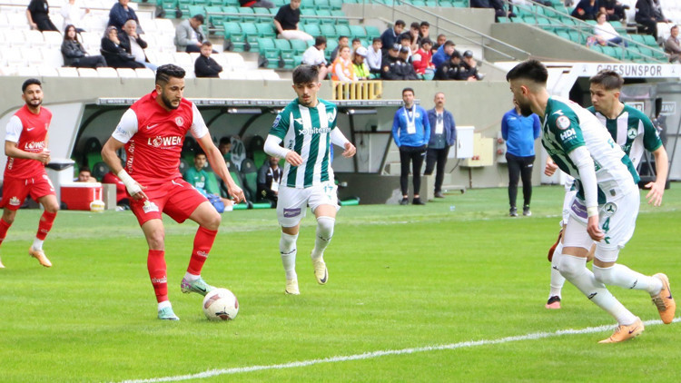 Ümraniyespor, Giresunsporu 2 golle devirdi