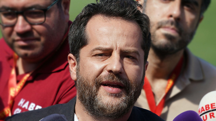 Galatasarayda Erden Timur: Dursun Başkanla farklı düşünüyoruz | Şampiyonluk sözleri: Şımarıklık olarak görürüm