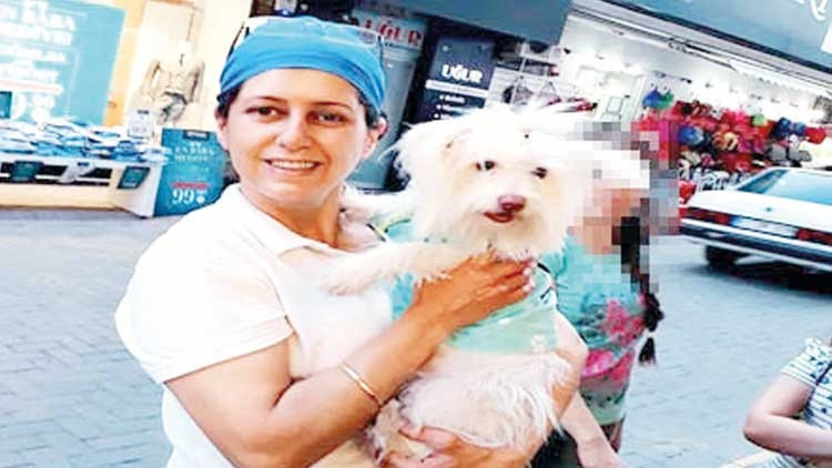 Aylin evinin önünde öldürüldü Aylin evinin önünde öldürüldü