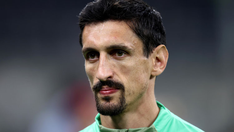 Trabzonspordan Stefan Savic bombası Fenerbahçe ve Beşiktaş istemişti... Trabzonspordan Stefan Savic bombası Fenerbahçe ve Beşiktaş istemişti...