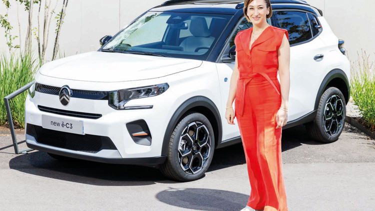 Citroen Genel Müdürü Alkım otomotivde biriken talebin 300 bin adedi bulduğunu söyledi: Her şeye rağmen 1 milyon geçilir