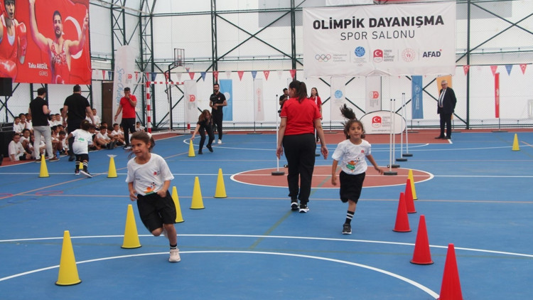 Depremzede öğrencilere ücretsiz spor okulu Depremzede öğrencilere ücretsiz spor okulu