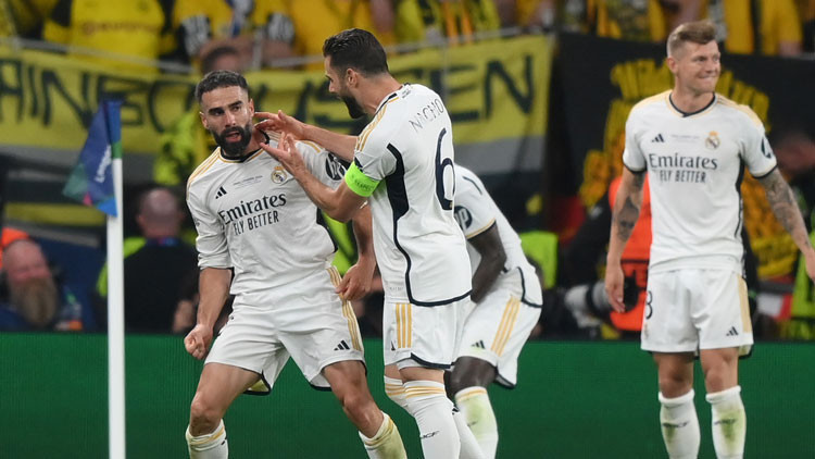 Son Dakika: Şampiyonlar Liginde şampiyon Real Madrid Dortmund 2 golle kaybetti Son Dakika: Şampiyonlar Liginde şampiyon Real Madrid Dortmund 2 golle kaybetti