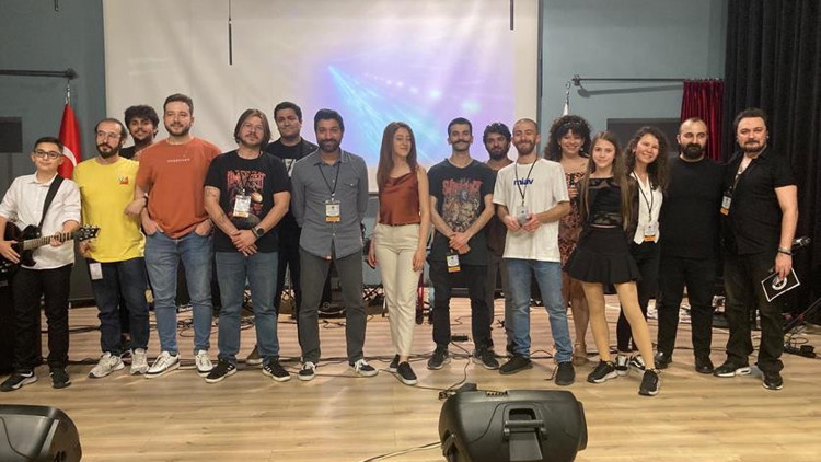 Akademi öğrencilerinden yaz konseri