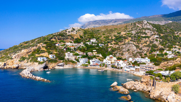 10 yıl boyunca dünyayı dolaşıp uzun yaşamanın sırlarını araştırdı: Kendi Mavi Bölgenizi yaratın 100 yaşına kadar yaşayanların hep yaptığı 6 şey