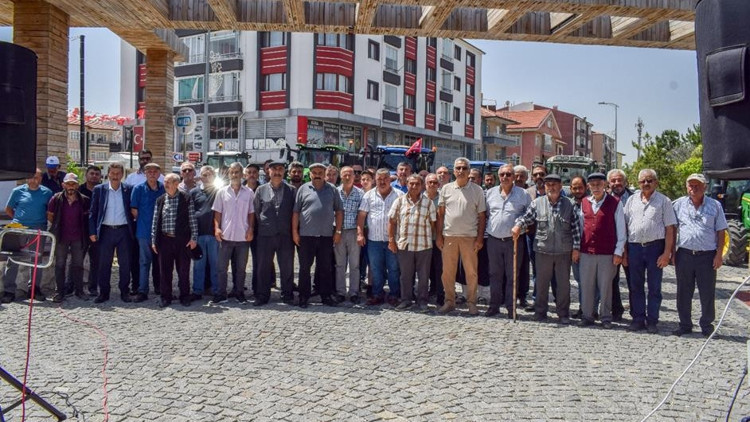 Elmadağlı çiftçilerden ‘hububat alım fiyatları artırılsın’ talebi Elmadağlı çiftçilerden ‘hububat alım fiyatları artırılsın’ talebi