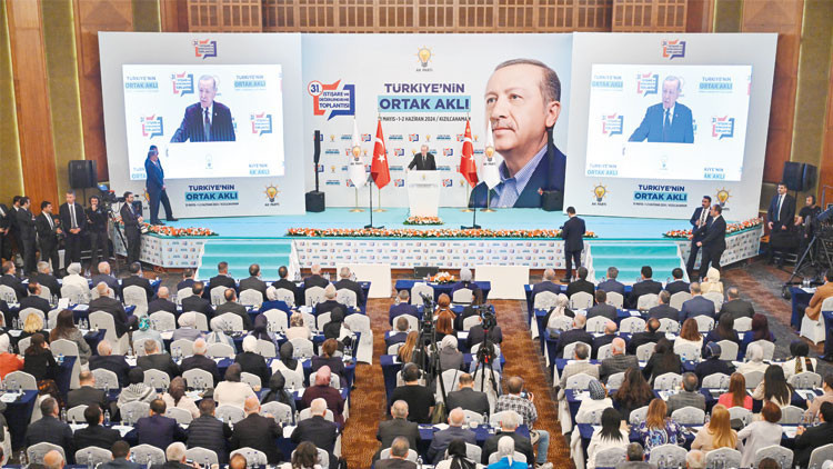 AK Parti’den yeni iletişim stratejisi... Söylem grupları, Meclis konuşmaları, TV tartışmaları AK Parti’den yeni iletişim stratejisi... Söylem grupları, Meclis konuşmaları, TV tartışmaları