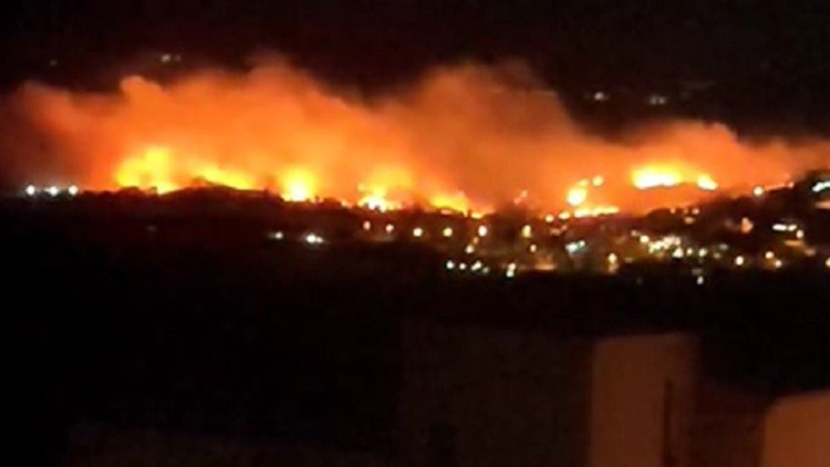 İzmirde büyük yangın... Site tahliye edildi