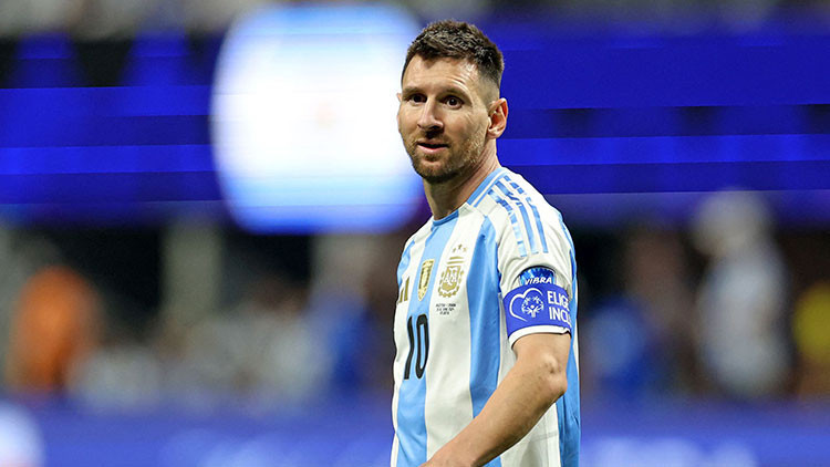 Lionel Messi rekor kırdı, Arjantin Copa Americaya galibiyetle başladı