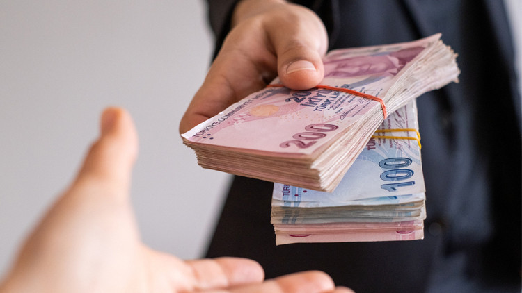 1 ayda 2.5 milyon getiri bekliyorlar Galericilerden yatırım tavsiyesi gibi taksi plakası SMSi