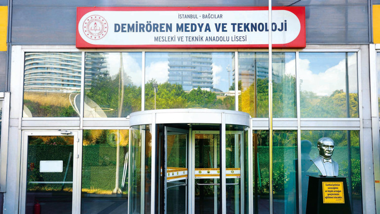 Yüzde 1’dekilere 12 ay burs imkânı Yüzde 1’dekilere 12 ay burs imkânı