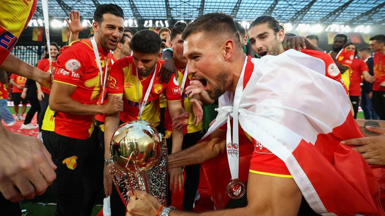 Mateusz Lis, Göztepe’ye mesaj yolladı Kalmak istiyorum...