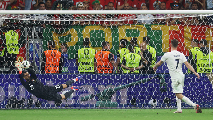 Diogo Costa kurtardı, Portekiz turladı Diogo Costa kurtardı, Portekiz turladı