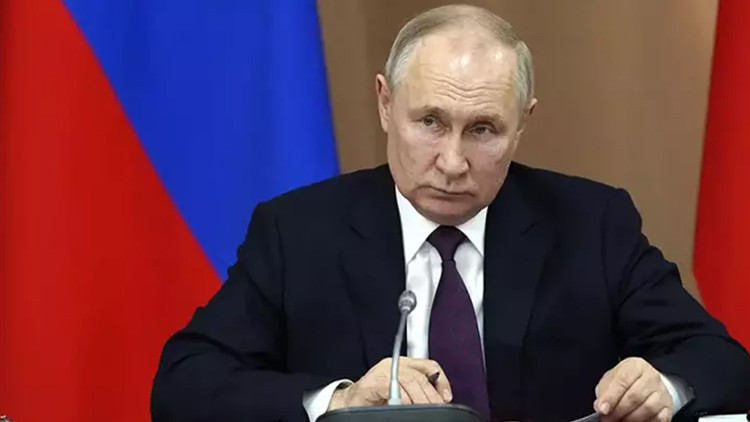 Putinden Cumhurbaşkanı Erdoğana övgü: Siyasi iradesi uluslararası barışa katkı sunuyor Putinden Cumhurbaşkanı Erdoğana övgü: Siyasi iradesi uluslararası barışa katkı sunuyor