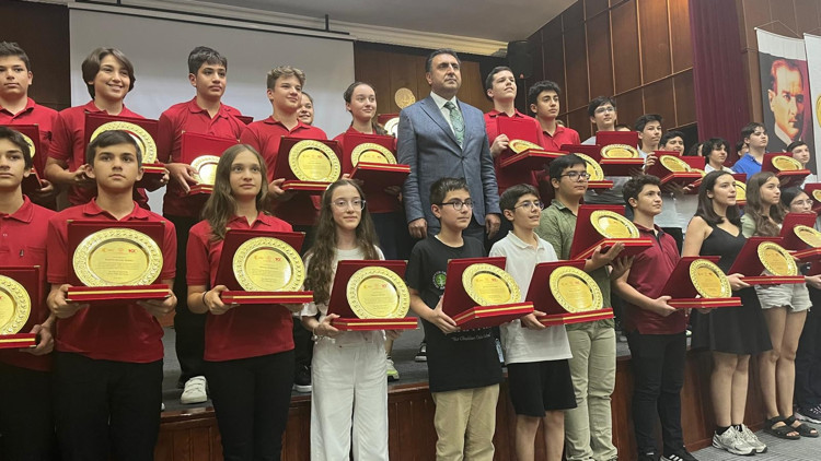 60 şampiyon bir araya geldi
