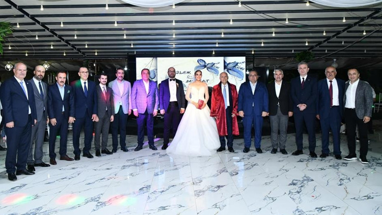 Hürriyet Ankara’nın mutlu günü Hürriyet Ankara’nın mutlu günü