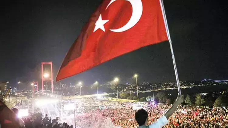 Siyasilerden 15 Temmuz Demokrasi ve Milli Birlik Günü paylaşımları Siyasilerden 15 Temmuz Demokrasi ve Milli Birlik Günü paylaşımları