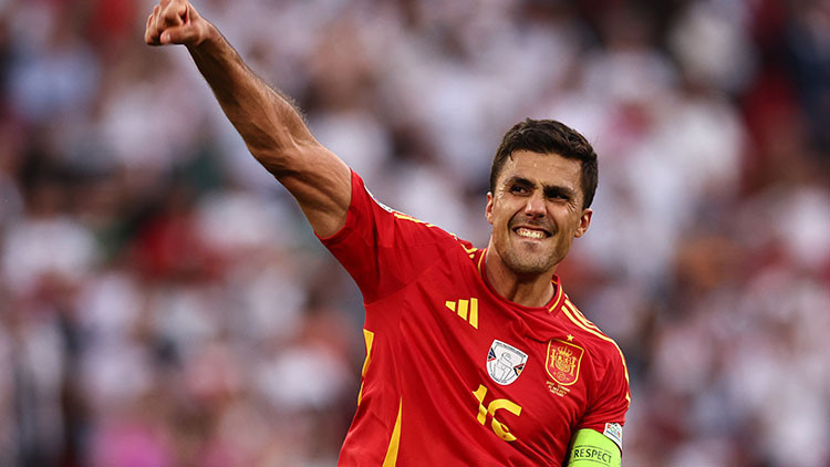 İspanya orta sahasının kalbi Rodri, kariyer sezonunu yaşadı