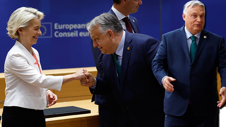 AB tarihinde bir ilk... Hamlesi Orbana pahalıya patladı... Birlik yönetiminden Macaristan’a boykot kararı AB tarihinde bir ilk... Hamlesi Orbana pahalıya patladı... Birlik yönetiminden Macaristan’a boykot kararı